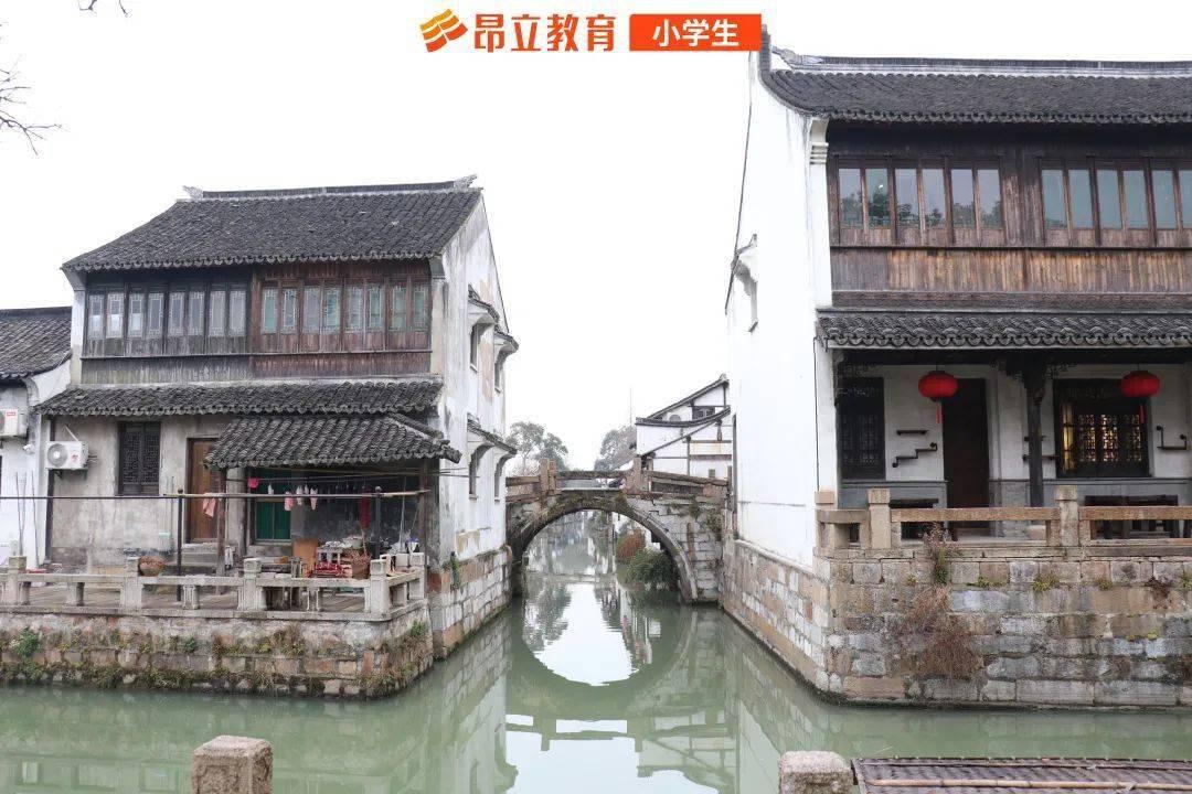 一店铺刚开业 就遭陌生男子闯入疯狂打砸